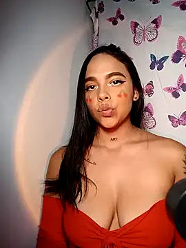 Snapshot of linda698049 chatting on 10.05.25 linda698049 online show from 10.05.25