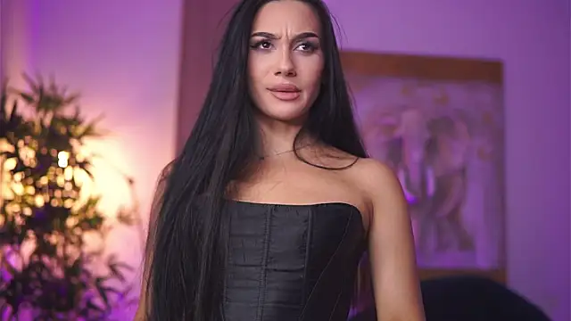 NinaSolenne online show from 10.28.25