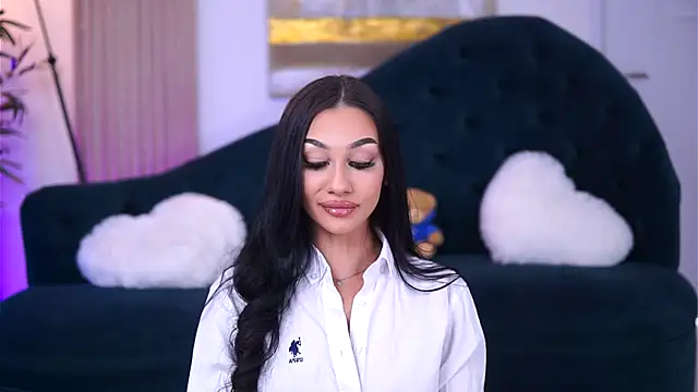 NinaSolenne online show from 11.13.25