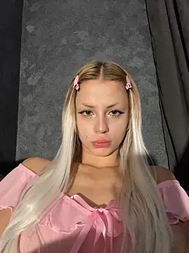 FavoriteKira online show from 11.15.25