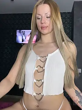 Snapshot of FavoriteKira chatting on 03.03.26 FavoriteKira online show from 03.03.26