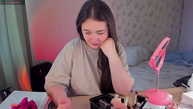 Alice next door online show from 04.04.26