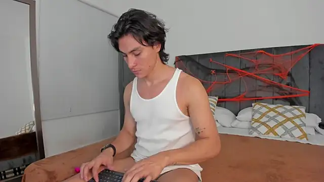 AlexanderHall online show from 10.28.25