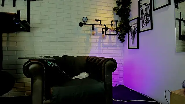 ItaloMoore online show from 09.10.25