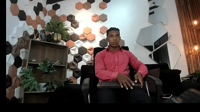 ItaloMoore online show from 10.06.25