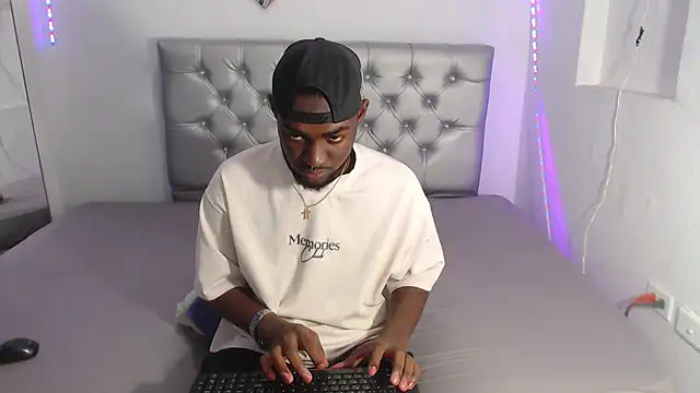 eebony stallion online show from 11.11.25