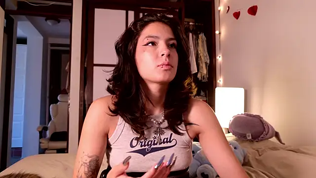 Snapshot of jupiter_sin_h chatting on 06.20.26 jupiter sin h online show from 06.20.26