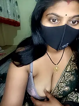 Snapshot of reena502 chatting on 02.18.26 reena502 online show from 02.18.26