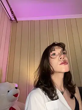 Snapshot of femboymel chatting on 02.25.26 femboymel online show from 02.25.26