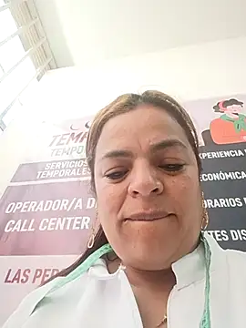 Mia-Glow online show from 11.26.25