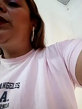 Mia-Glow online show from 12.18.25