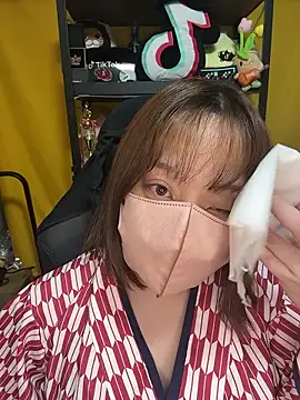 Snapshot of 0kanna0 chatting on 09.28.25 0kanna0 online show from 09.28.25