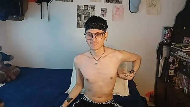 Snapshot of Dioniso_guy8 chatting on 10.07.25 Dioniso guy8 online show from 10.07.25