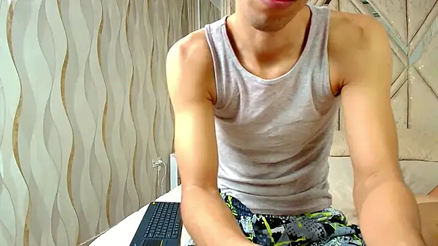 Snapshot of Couplex_xxx chatting on 09.20.25 Couplex xxx online show from 09.20.25