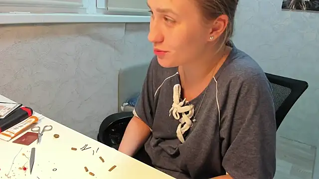 sofamuffin online show from 11.22.25