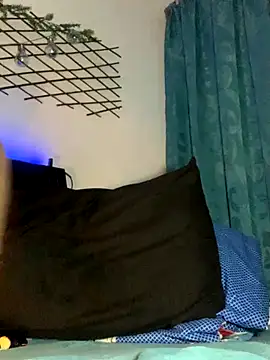 Snapshot of Ian_kai chatting on 11.28.25 Ian kai online show from 11.28.25