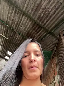 Mia jhoonson online show from 11.14.25