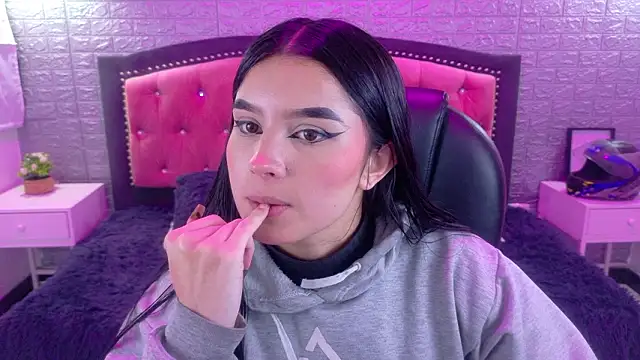 Natalie loffreda online show from 02.03.26