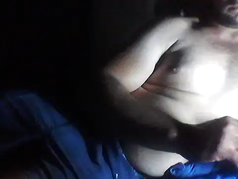 Snapshot of Lekewarmele chatting on 10.10.25 Lekewarmele online show from 10.10.25