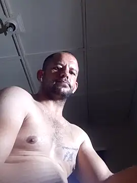 Snapshot of Lekewarmele chatting on 11.01.25 Lekewarmele online show from 11.01.25