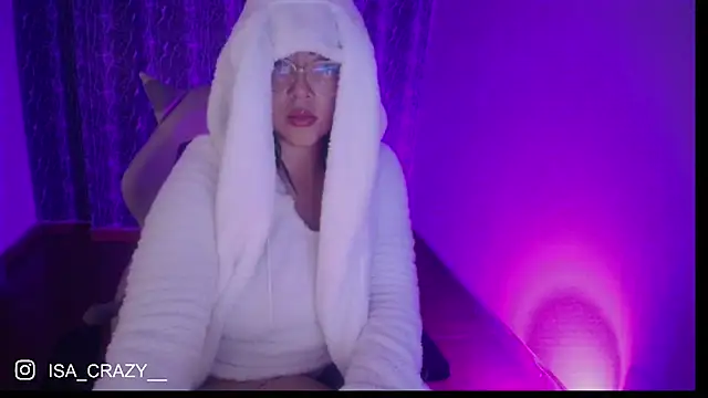 Snapshot of isa__crazy__ chatting on 09.19.25 isa  crazy   online show from 09.19.25