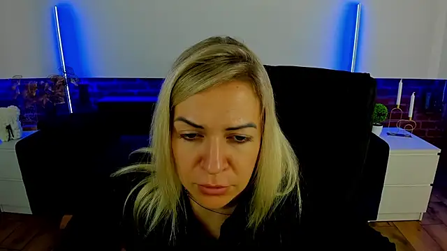 Anna Snows online show from 09.25.25