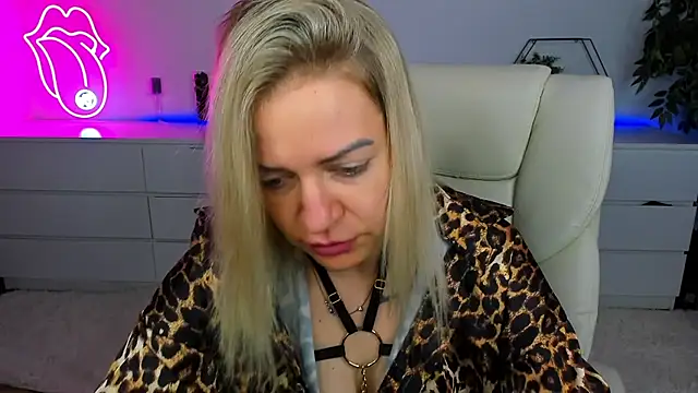 Anna Snows online show from 10.03.25