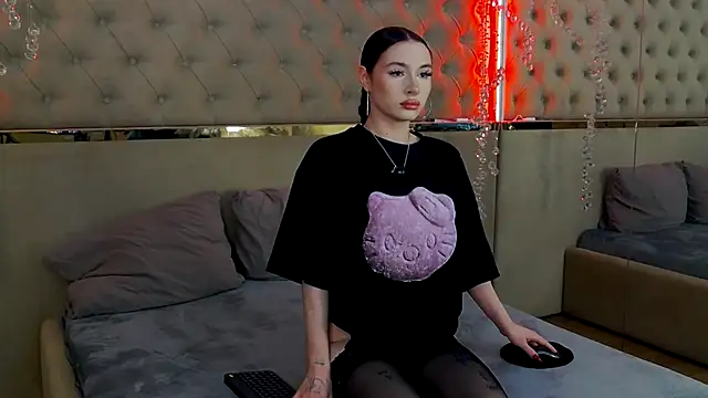 RoxyDoll  online show from 10.16.25