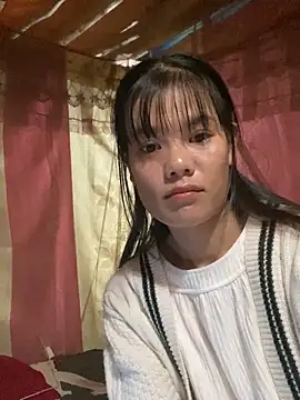 PhanHaa online show from 09.11.25