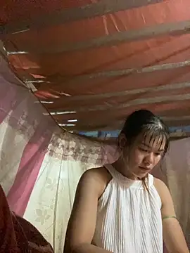 PhanHaa online show from 11.08.25