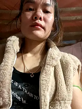 PhanHaa online show from 11.28.25