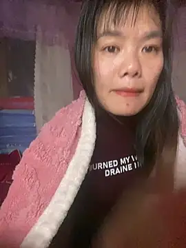 Snapshot of PhanHaa chatting on 01.17.26 PhanHaa online show from 01.17.26