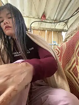 Snapshot of PhanHaa chatting on 01.18.26 PhanHaa online show from 01.18.26