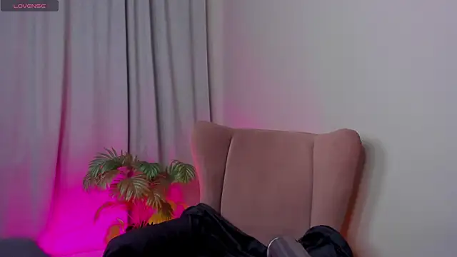 Ann Perry online show from 10.10.25