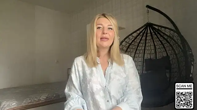 Snapshot of Blondie_xoxoxo chatting on 06.14.26 Blondie xoxoxo online show from 06.14.26