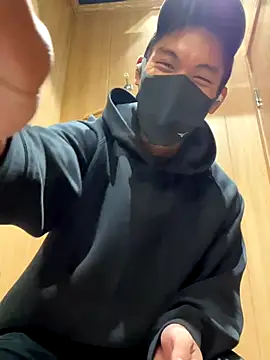 masucle216 online show from 10.28.25