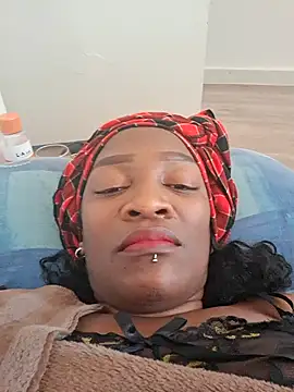 Yummychoklit online show from 09.08.25