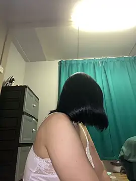 Snapshot of melyiaaa chatting on 04.21.26 melyiaaa online show from 04.21.26