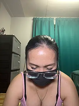 Snapshot of melyiaaa chatting on 04.25.26 melyiaaa online show from 04.25.26