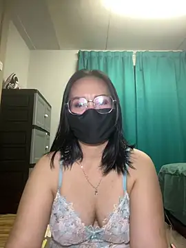 Snapshot of melyiaaa chatting on 05.01.26 melyiaaa online show from 05.01.26