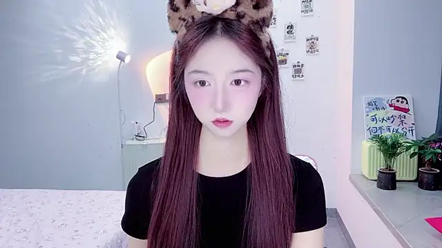 Snapshot of suger-TT chatting on 09.18.25 suger-TT online show from 09.18.25