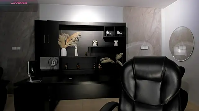 Snapshot of MilaColeman chatting on 06.11.26 MilaColeman online show from 06.11.26