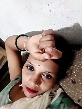 Snapshot of Chandni_Love143 chatting on 09.25.25 Chandni Love143 online show from 09.25.25