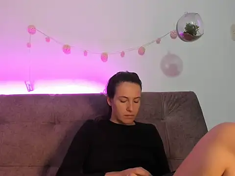 Snapshot of katalella_brown1 chatting on 10.06.25 katalella brown1 online show from 10.06.25