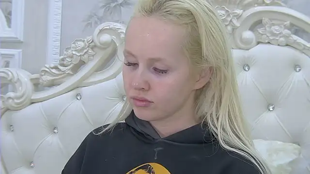 EllieFrosty  online show from 11.13.25