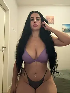 Snapshot of baddieworld1 chatting on 04.28.26 baddieworld1 online show from 04.28.26