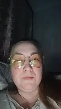 Snapshot of Kiss_Eva chatting on 12.14.24 Kiss Eva online show from 12.14.24