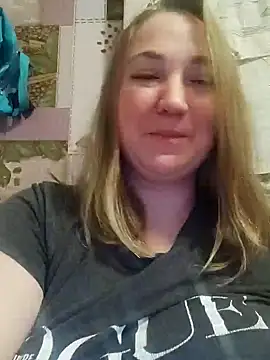 Snapshot of Kiss_Eva chatting on 01.06.25 Kiss Eva online show from 01.06.25