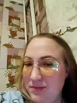 Snapshot of Kiss_Eva chatting on 01.24.25 Kiss Eva online show from 01.24.25