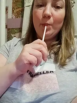 Snapshot of Kiss_Eva chatting on 02.15.25 Kiss Eva online show from 02.15.25